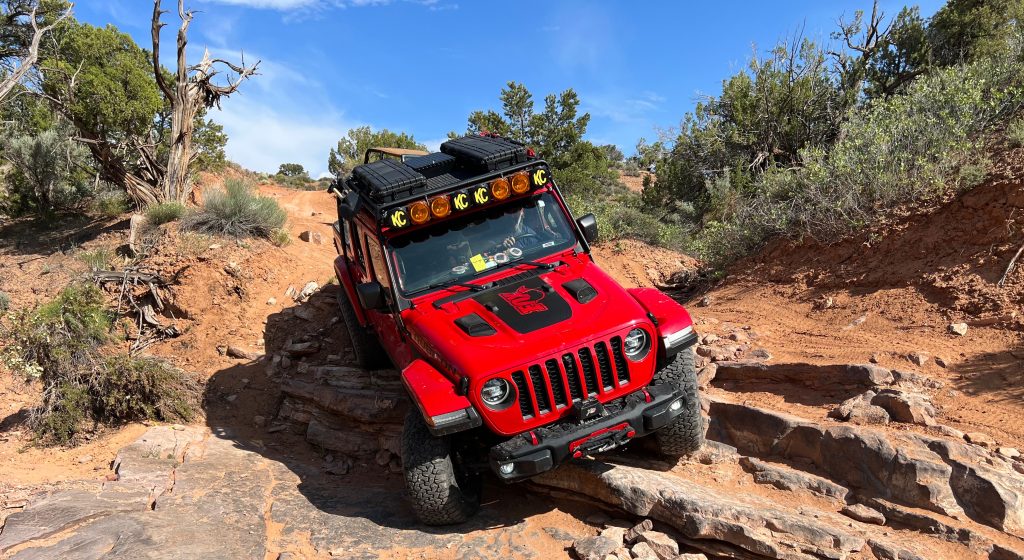 The Ultimate Guide to Off-Road Lights: LED vs HID vs Halogen